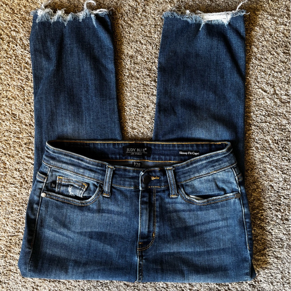 Judy Blue Dark Wash Cropped Jeans